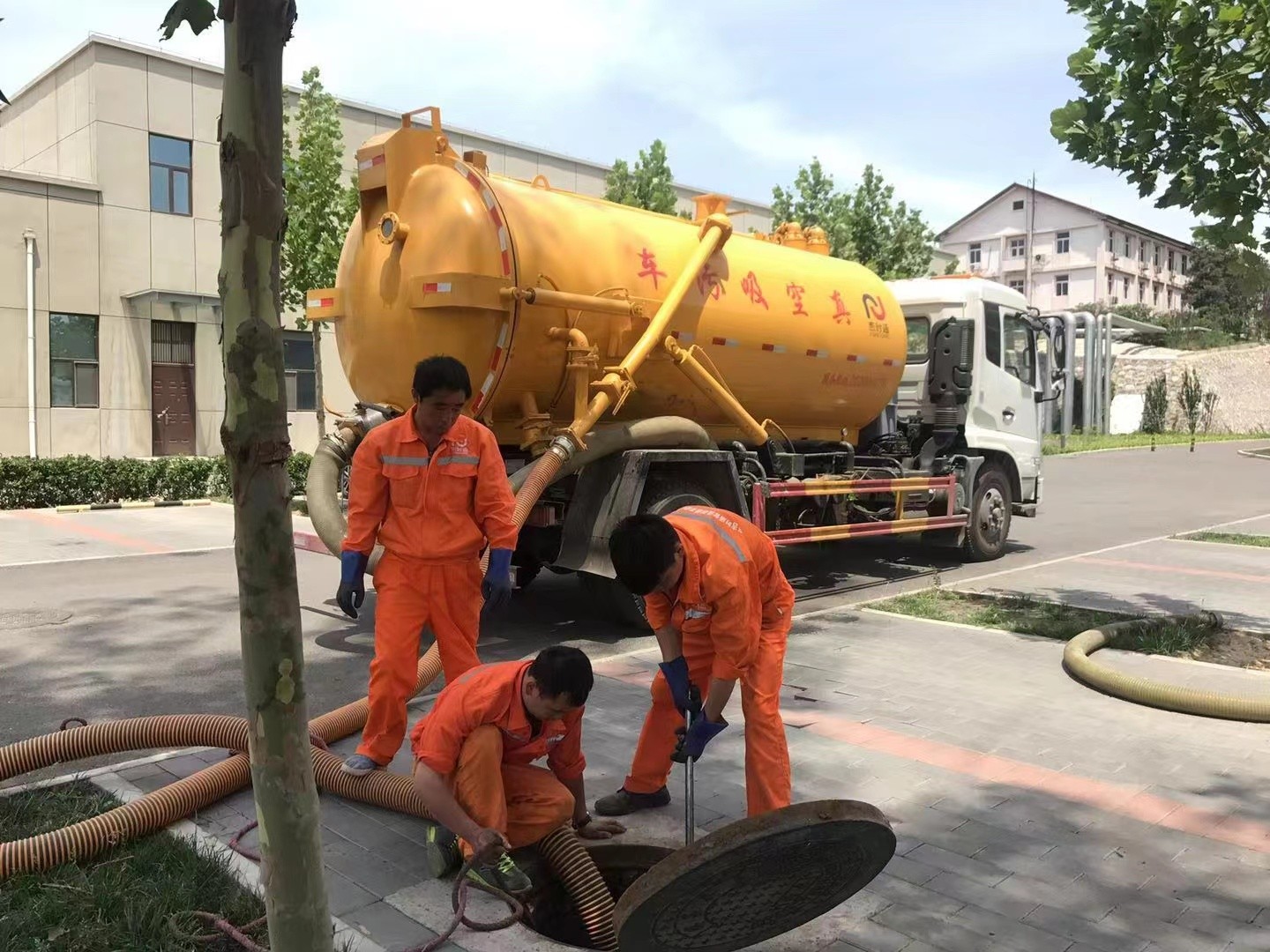 台州化粪池清理与5-8吨吸粪车施工效率分析